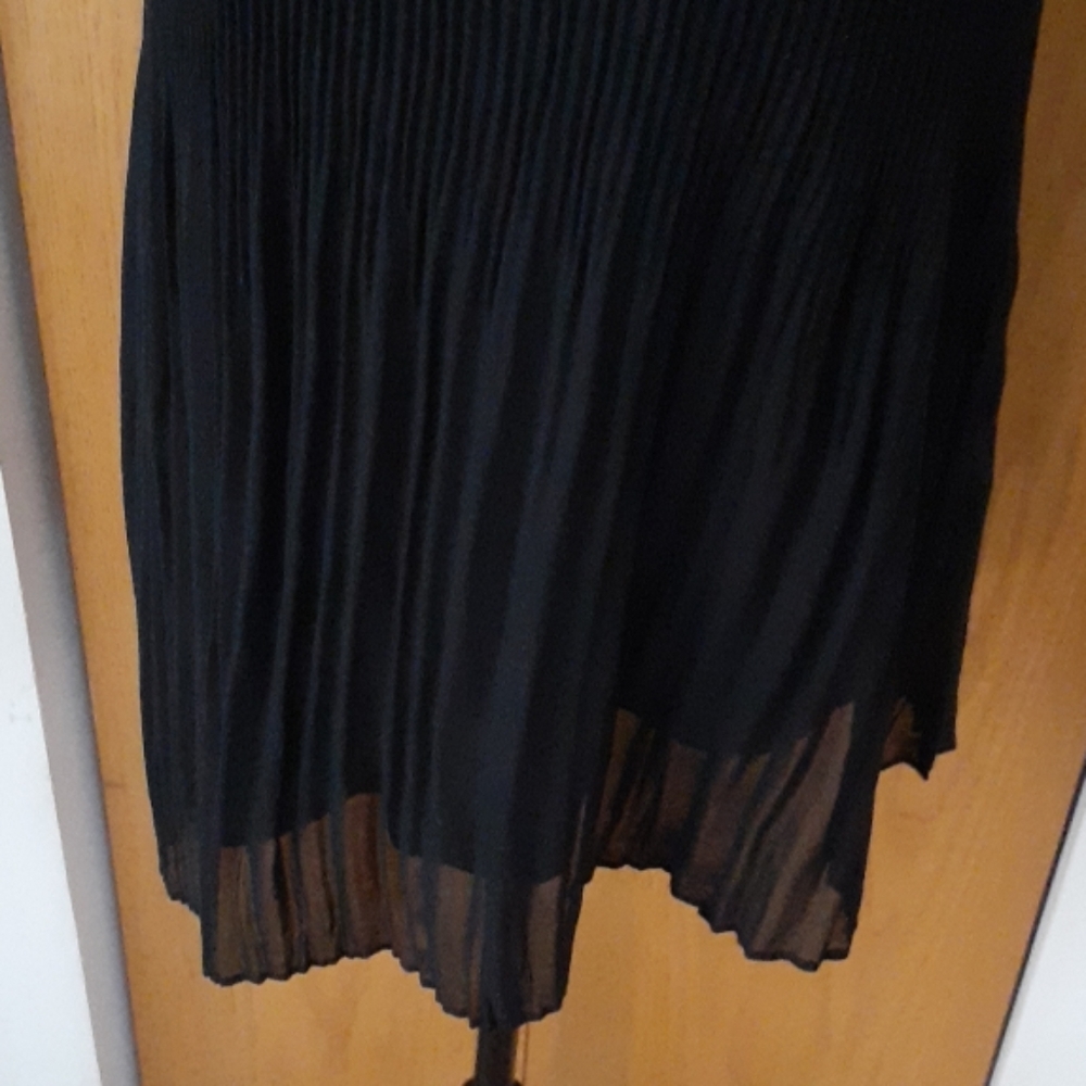 Black Top - Picture 2 of 6